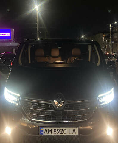 Черный Рено Трафик, объемом двигателя 2 л и пробегом 174 тыс. км за 31400 $, фото 75 на Automoto.ua