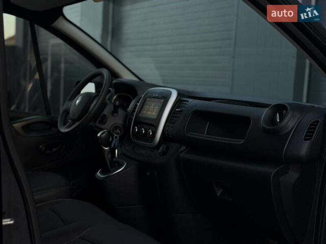 Черный Рено Трафик, объемом двигателя 2 л и пробегом 168 тыс. км за 23999 $, фото 50 на Automoto.ua