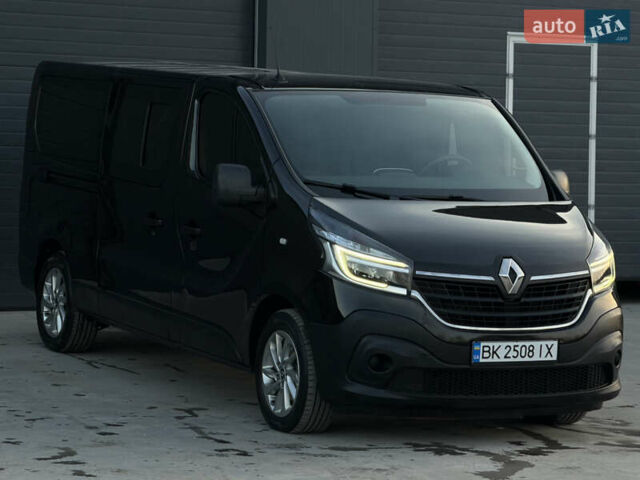 Черный Рено Трафик, объемом двигателя 2 л и пробегом 168 тыс. км за 23999 $, фото 4 на Automoto.ua