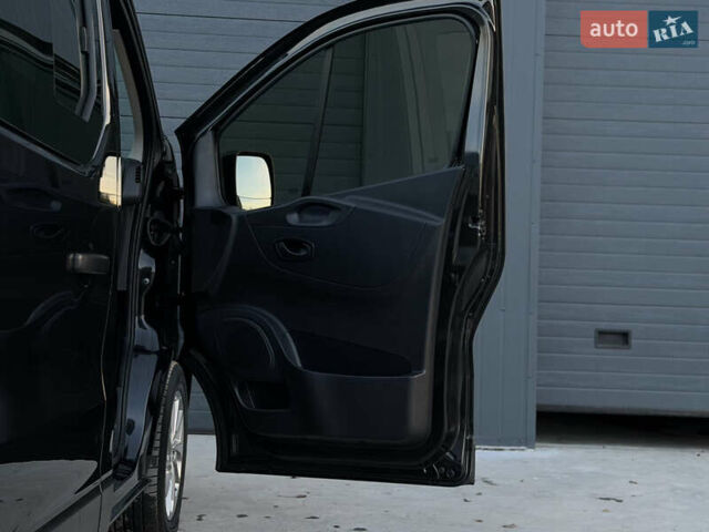 Черный Рено Трафик, объемом двигателя 2 л и пробегом 168 тыс. км за 23999 $, фото 54 на Automoto.ua