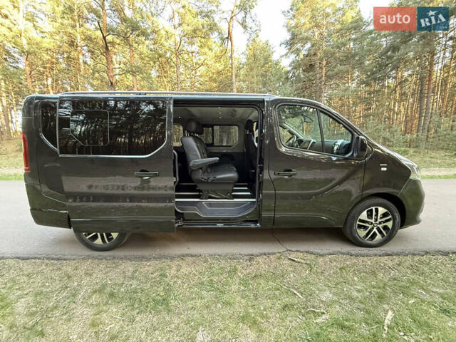 Черный Рено Трафик, объемом двигателя 2 л и пробегом 160 тыс. км за 33800 $, фото 93 на Automoto.ua