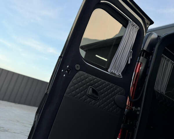 Черный Рено Трафик, объемом двигателя 2 л и пробегом 168 тыс. км за 23999 $, фото 41 на Automoto.ua