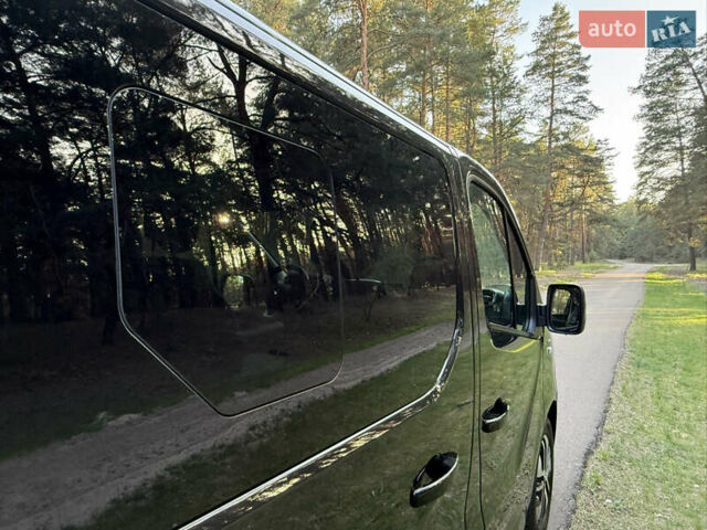 Черный Рено Трафик, объемом двигателя 2 л и пробегом 160 тыс. км за 33800 $, фото 82 на Automoto.ua