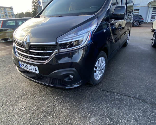 Черный Рено Трафик, объемом двигателя 2 л и пробегом 174 тыс. км за 31400 $, фото 10 на Automoto.ua