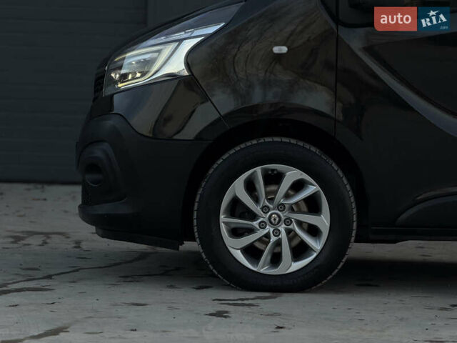 Черный Рено Трафик, объемом двигателя 2 л и пробегом 168 тыс. км за 23999 $, фото 15 на Automoto.ua