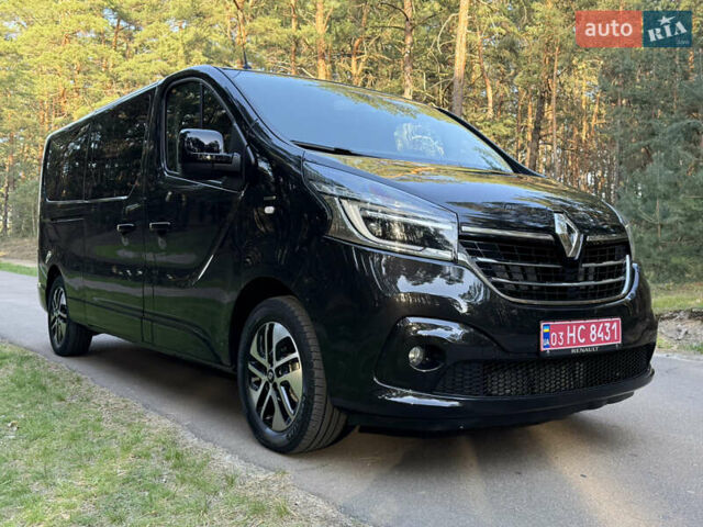 Черный Рено Трафик, объемом двигателя 2 л и пробегом 160 тыс. км за 33800 $, фото 2 на Automoto.ua