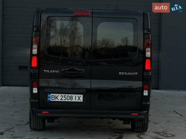 Черный Рено Трафик, объемом двигателя 2 л и пробегом 168 тыс. км за 23999 $, фото 9 на Automoto.ua