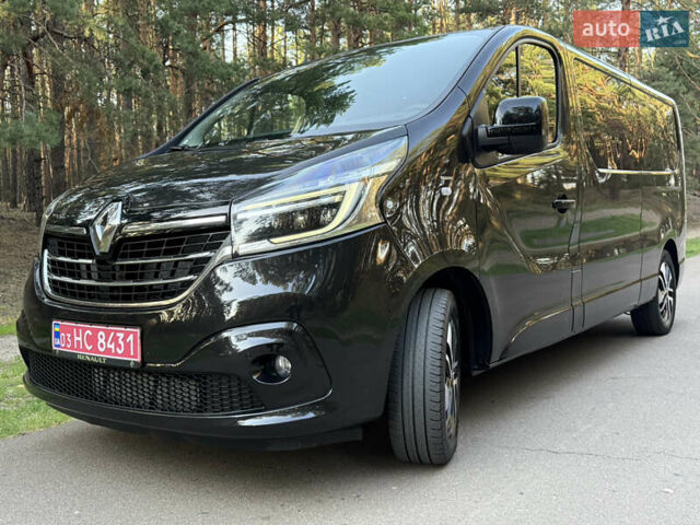 Черный Рено Трафик, объемом двигателя 2 л и пробегом 160 тыс. км за 33800 $, фото 20 на Automoto.ua
