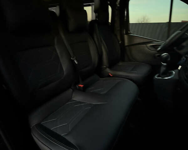 Черный Рено Трафик, объемом двигателя 2 л и пробегом 168 тыс. км за 23999 $, фото 69 на Automoto.ua