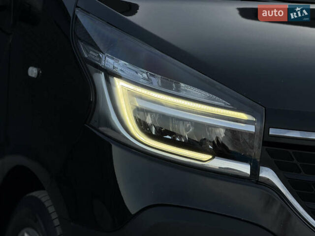 Черный Рено Трафик, объемом двигателя 2 л и пробегом 168 тыс. км за 23999 $, фото 6 на Automoto.ua