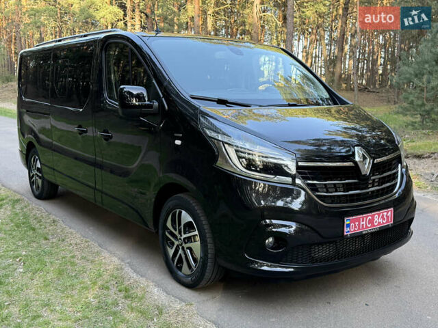 Черный Рено Трафик, объемом двигателя 2 л и пробегом 160 тыс. км за 33800 $, фото 1 на Automoto.ua