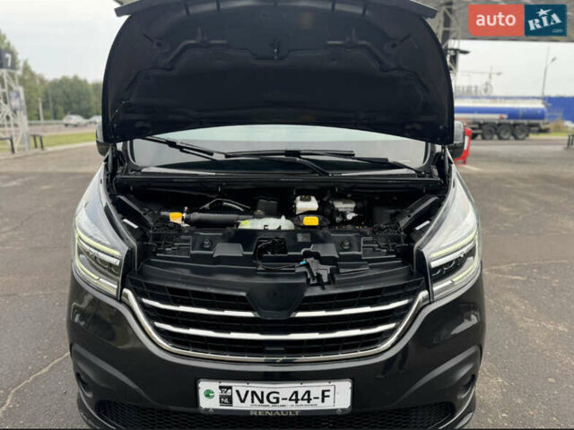 Черный Рено Трафик, объемом двигателя 2 л и пробегом 174 тыс. км за 31400 $, фото 72 на Automoto.ua