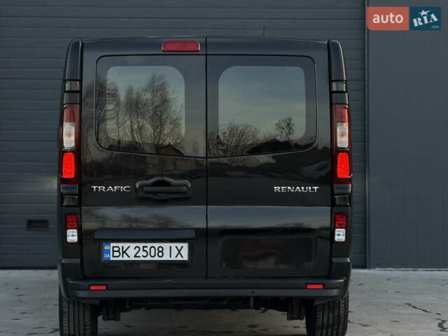 Черный Рено Трафик, объемом двигателя 2 л и пробегом 168 тыс. км за 23999 $, фото 10 на Automoto.ua