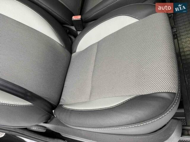 Чорний Рено Трафік, об'ємом двигуна 2 л та пробігом 223 тис. км за 24900 $, фото 28 на Automoto.ua