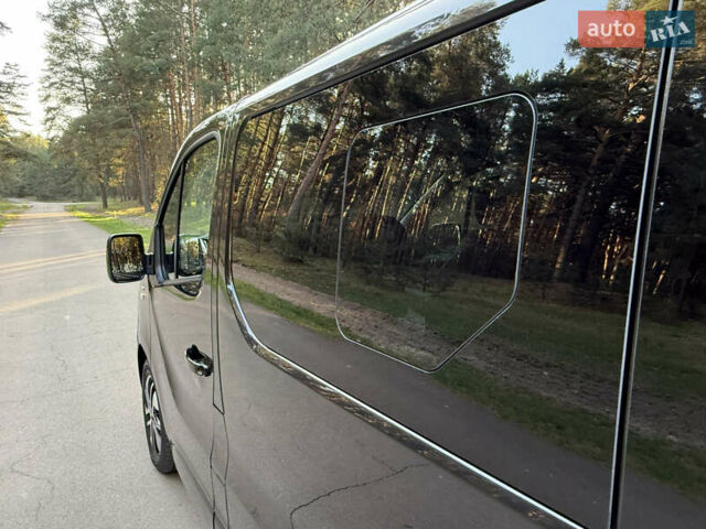Черный Рено Трафик, объемом двигателя 2 л и пробегом 160 тыс. км за 33800 $, фото 81 на Automoto.ua