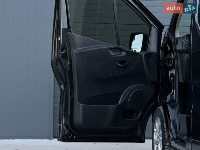 Черный Рено Трафик, объемом двигателя 2 л и пробегом 168 тыс. км за 23999 $, фото 55 на Automoto.ua