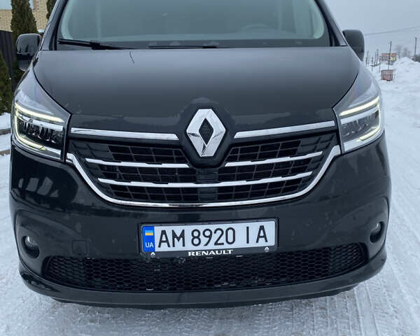 Черный Рено Трафик, объемом двигателя 2 л и пробегом 174 тыс. км за 29900 $, фото 14 на Automoto.ua