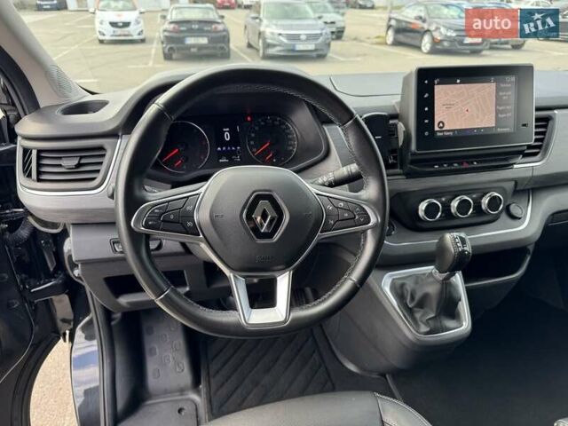 Чорний Рено Трафік, об'ємом двигуна 2 л та пробігом 85 тис. км за 39500 $, фото 8 на Automoto.ua