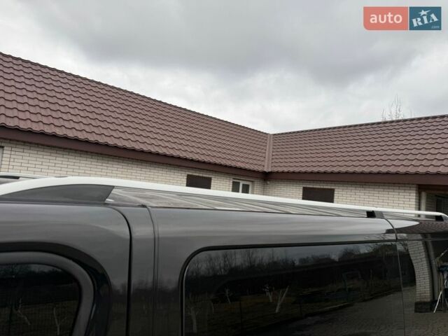 Черный Рено Трафик, объемом двигателя 2 л и пробегом 205 тыс. км за 26999 $, фото 121 на Automoto.ua