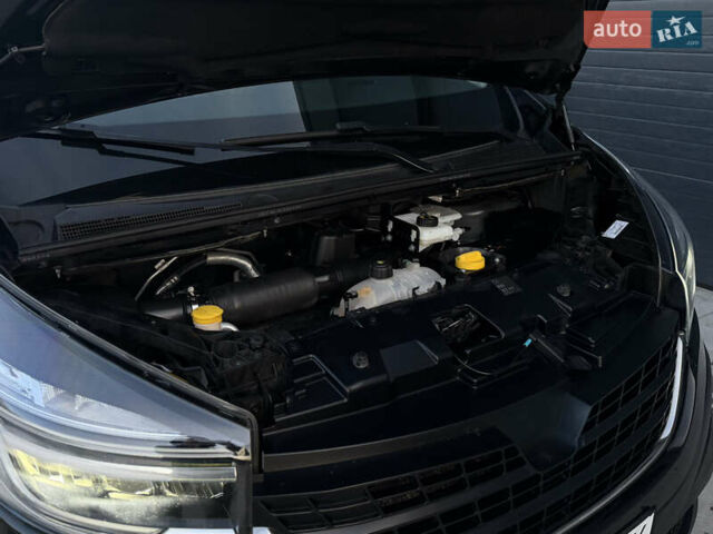 Черный Рено Трафик, объемом двигателя 2 л и пробегом 168 тыс. км за 23999 $, фото 22 на Automoto.ua