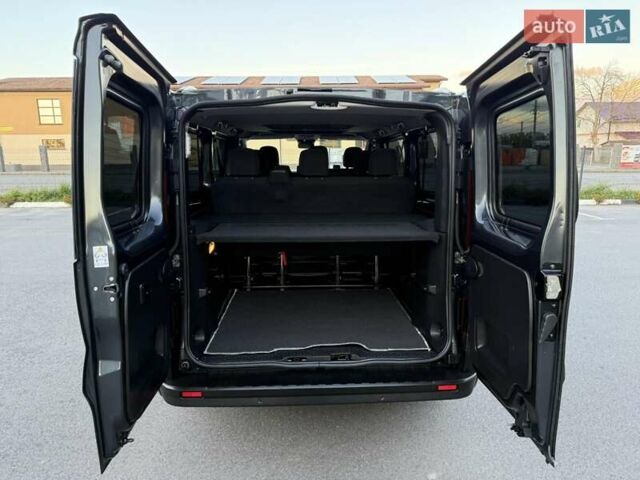 Черный Рено Трафик, объемом двигателя 2 л и пробегом 124 тыс. км за 28450 $, фото 42 на Automoto.ua