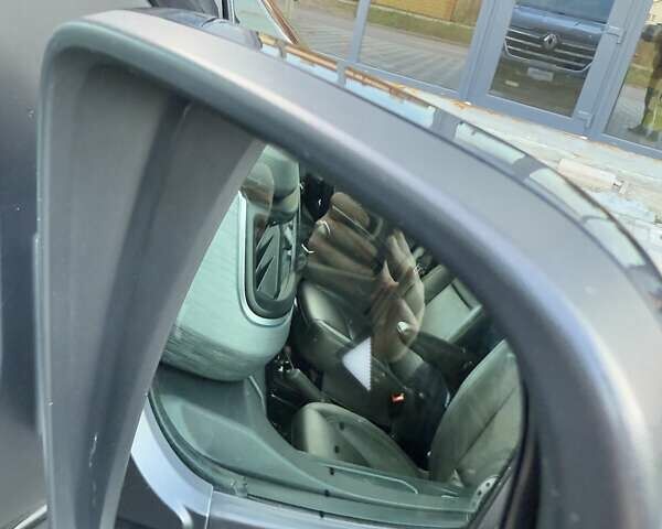 Чорний Рено Трафік, об'ємом двигуна 2 л та пробігом 85 тис. км за 42300 $, фото 39 на Automoto.ua