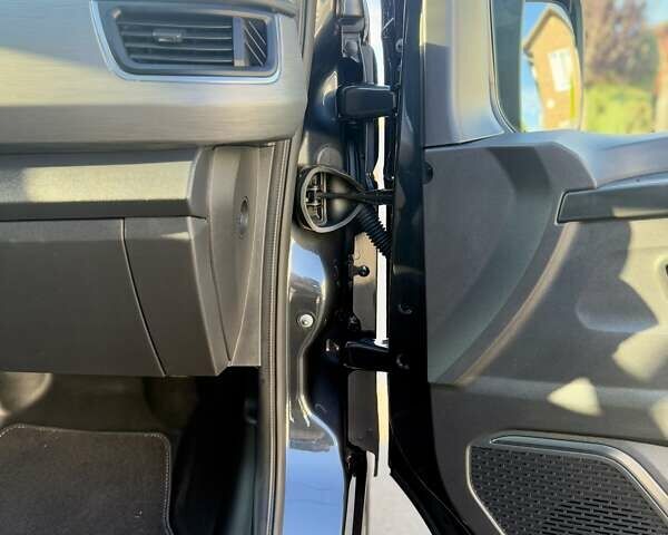 Чорний Рено Трафік, об'ємом двигуна 2 л та пробігом 85 тис. км за 42300 $, фото 63 на Automoto.ua