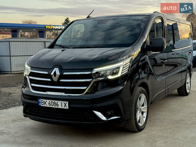 Черный Рено Трафик, объемом двигателя 2 л и пробегом 176 тыс. км за 30500 $, фото 3 на Automoto.ua