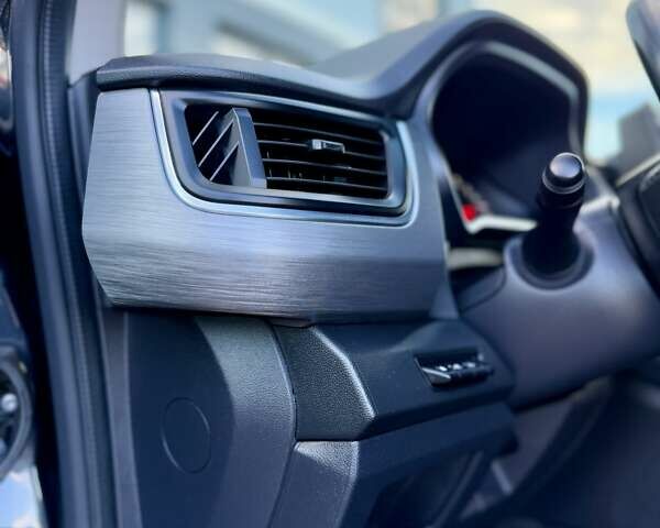 Чорний Рено Трафік, об'ємом двигуна 2 л та пробігом 85 тис. км за 42300 $, фото 110 на Automoto.ua