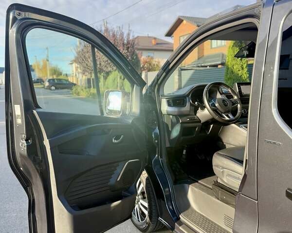 Чорний Рено Трафік, об'ємом двигуна 2 л та пробігом 85 тис. км за 42300 $, фото 55 на Automoto.ua