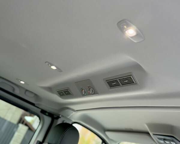 Чорний Рено Трафік, об'ємом двигуна 2 л та пробігом 85 тис. км за 42300 $, фото 88 на Automoto.ua