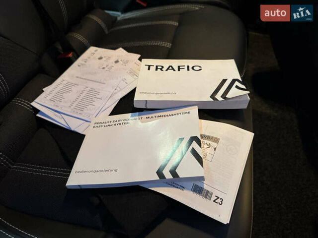 Черный Рено Трафик, объемом двигателя 2 л и пробегом 176 тыс. км за 30500 $, фото 33 на Automoto.ua