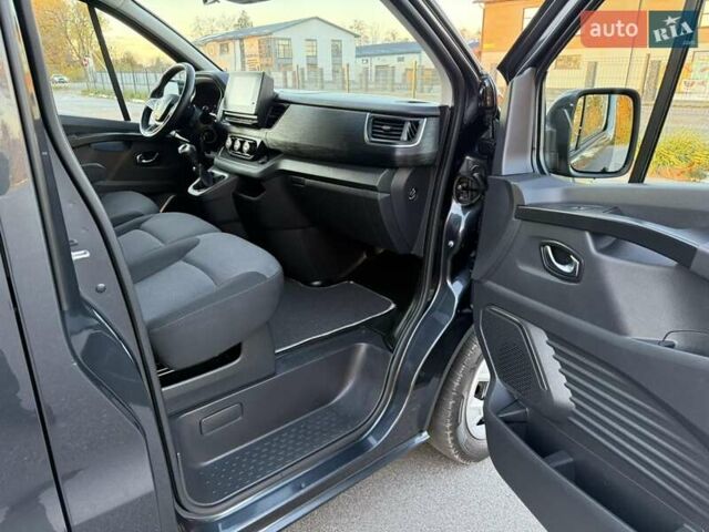 Черный Рено Трафик, объемом двигателя 2 л и пробегом 124 тыс. км за 28450 $, фото 25 на Automoto.ua