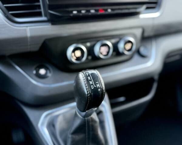 Чорний Рено Трафік, об'ємом двигуна 2 л та пробігом 85 тис. км за 42300 $, фото 107 на Automoto.ua