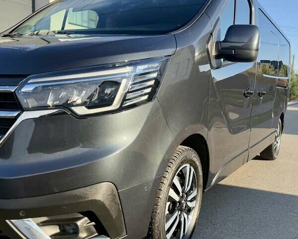 Чорний Рено Трафік, об'ємом двигуна 2 л та пробігом 85 тис. км за 42300 $, фото 8 на Automoto.ua