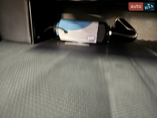 Черный Рено Трафик, объемом двигателя 2 л и пробегом 176 тыс. км за 30500 $, фото 24 на Automoto.ua