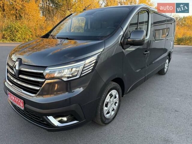 Черный Рено Трафик, объемом двигателя 2 л и пробегом 124 тыс. км за 28450 $, фото 6 на Automoto.ua