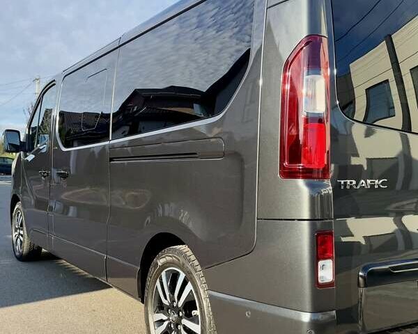 Чорний Рено Трафік, об'ємом двигуна 2 л та пробігом 85 тис. км за 42300 $, фото 9 на Automoto.ua