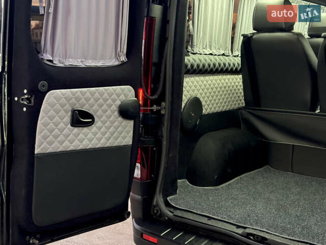 Черный Рено Трафик, объемом двигателя 2 л и пробегом 176 тыс. км за 30500 $, фото 27 на Automoto.ua