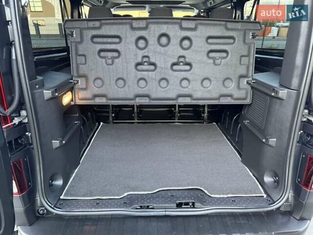 Черный Рено Трафик, объемом двигателя 2 л и пробегом 124 тыс. км за 28450 $, фото 44 на Automoto.ua