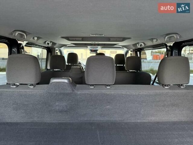 Черный Рено Трафик, объемом двигателя 2 л и пробегом 124 тыс. км за 28450 $, фото 41 на Automoto.ua