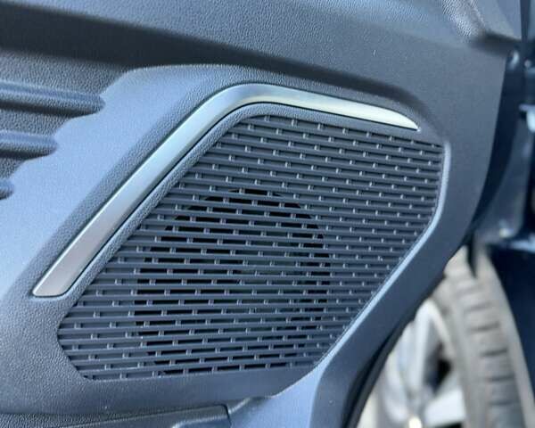 Чорний Рено Трафік, об'ємом двигуна 2 л та пробігом 85 тис. км за 42300 $, фото 111 на Automoto.ua