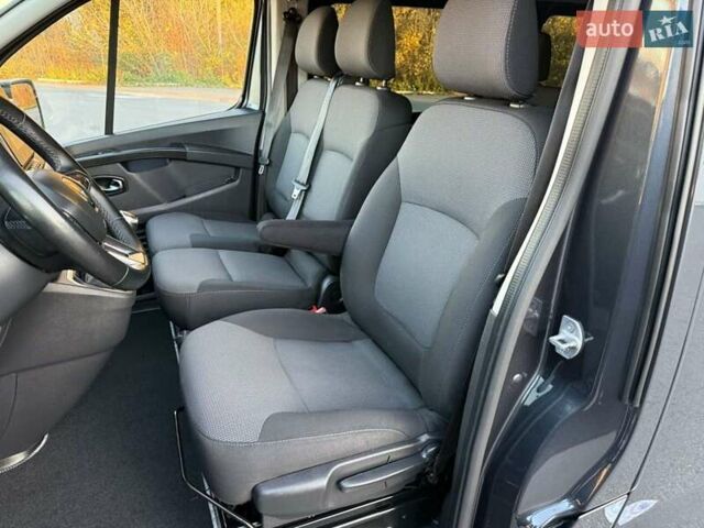 Черный Рено Трафик, объемом двигателя 2 л и пробегом 124 тыс. км за 28450 $, фото 18 на Automoto.ua