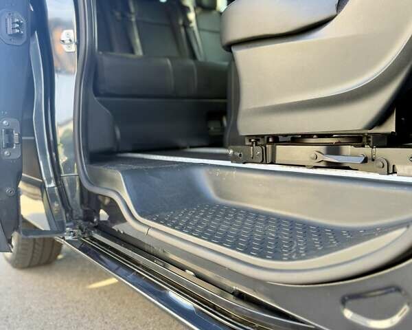 Чорний Рено Трафік, об'ємом двигуна 2 л та пробігом 85 тис. км за 42300 $, фото 75 на Automoto.ua