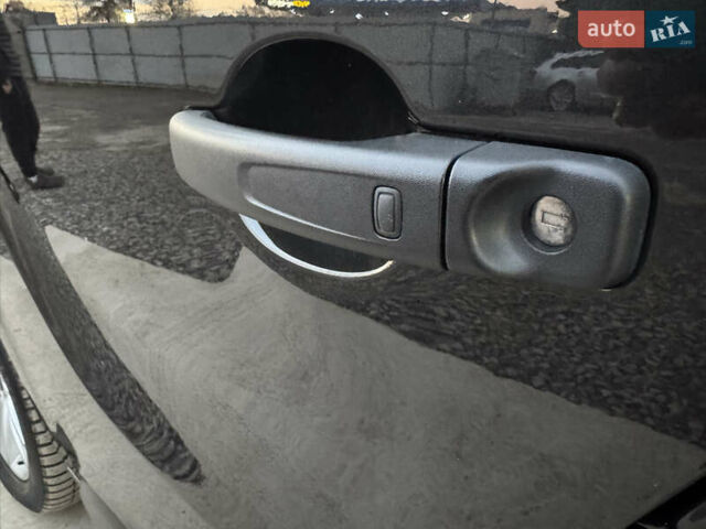 Черный Рено Трафик, объемом двигателя 2 л и пробегом 176 тыс. км за 30500 $, фото 18 на Automoto.ua