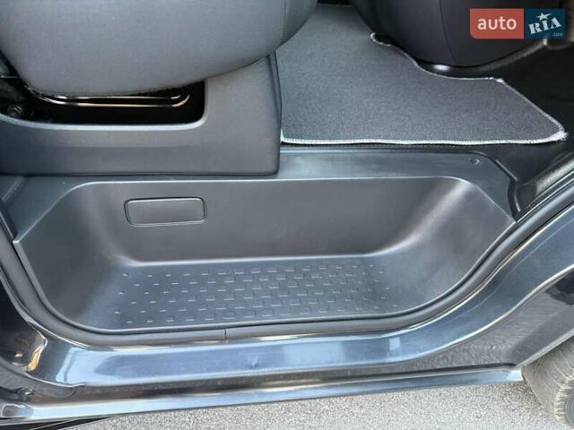 Черный Рено Трафик, объемом двигателя 2 л и пробегом 124 тыс. км за 28450 $, фото 34 на Automoto.ua