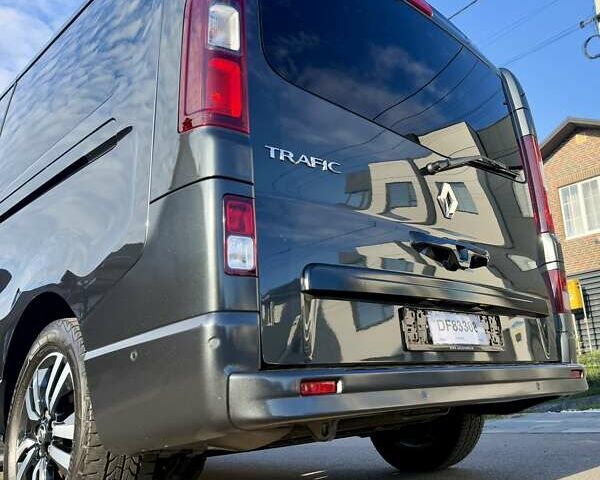 Чорний Рено Трафік, об'ємом двигуна 2 л та пробігом 85 тис. км за 42300 $, фото 30 на Automoto.ua