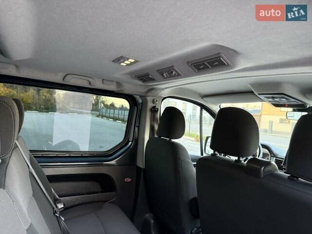 Черный Рено Трафик, объемом двигателя 2 л и пробегом 124 тыс. км за 28450 $, фото 35 на Automoto.ua