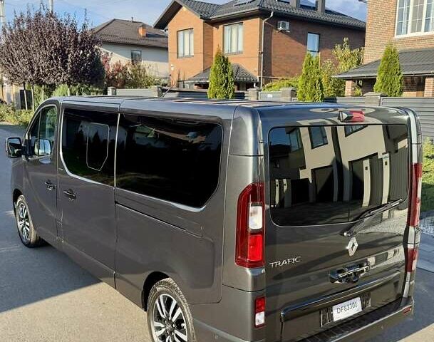 Чорний Рено Трафік, об'ємом двигуна 2 л та пробігом 85 тис. км за 42300 $, фото 18 на Automoto.ua