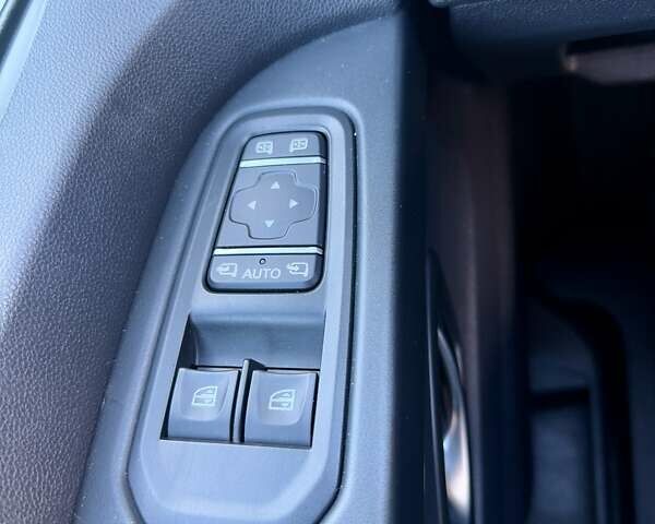 Чорний Рено Трафік, об'ємом двигуна 2 л та пробігом 85 тис. км за 42300 $, фото 94 на Automoto.ua